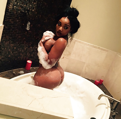 Belleza negra
 #39379003