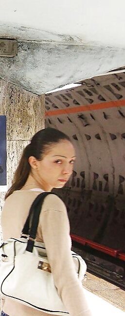 Spion Alt + Jung In Bus, Straßenbahn, Tren Rumänisch #25111126