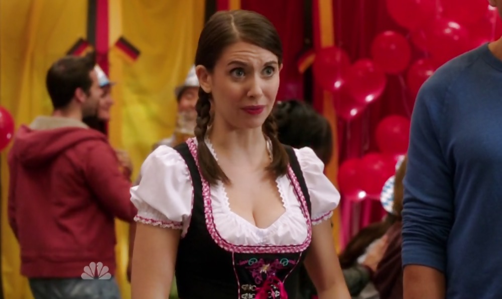 Alison Brie #23730964