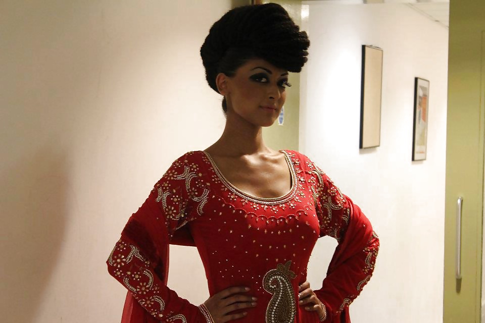 BENGALI MODEL LONDON #24896333