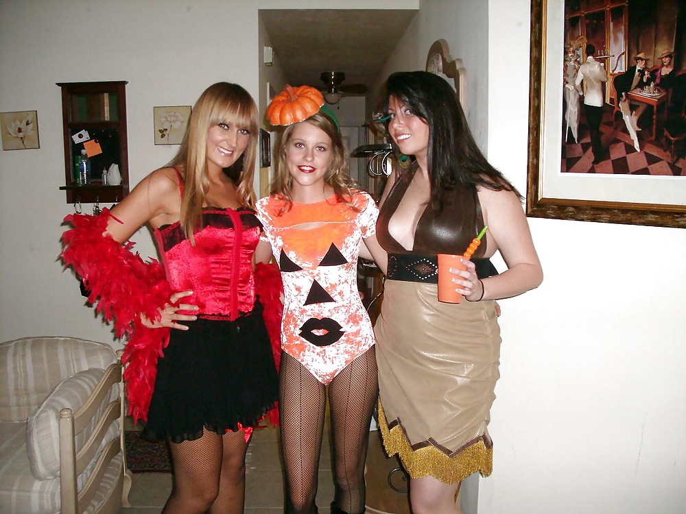 Ragazze in costume 6
 #39147800