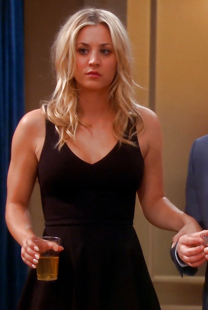 Kaley Cuoco (Big Bang Theory) #23661157