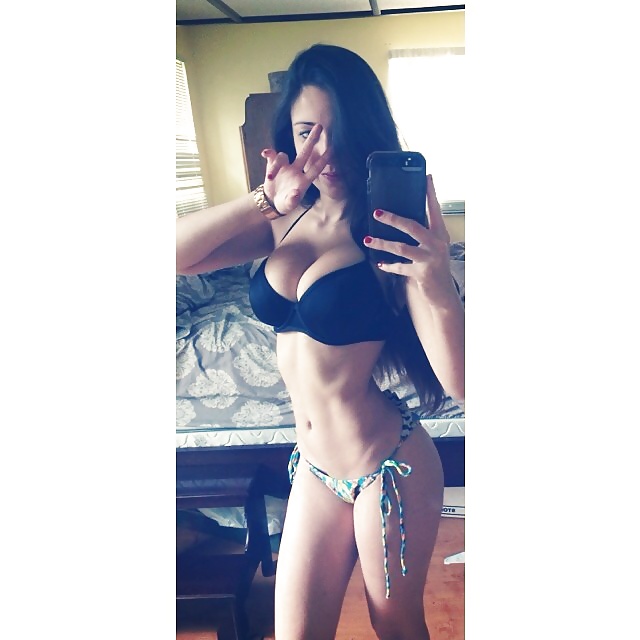 Angie varona
 #27682767