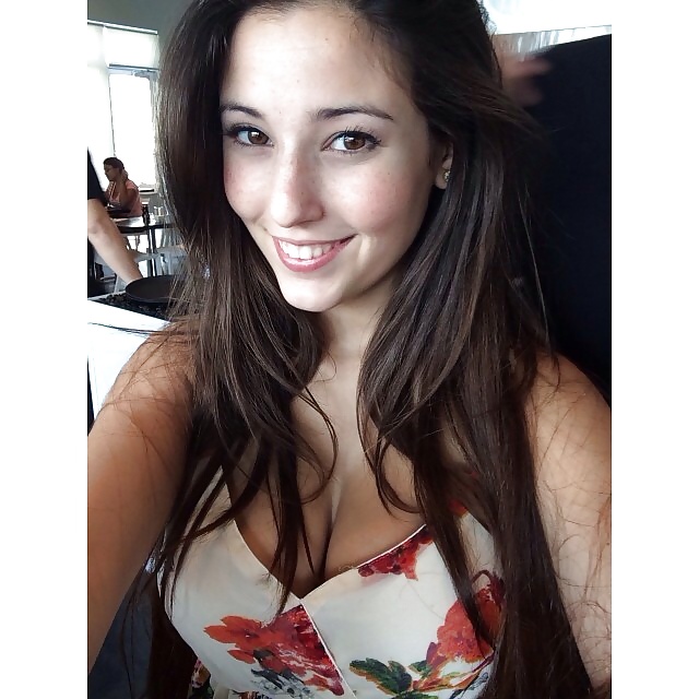 Angie Varona #27682784