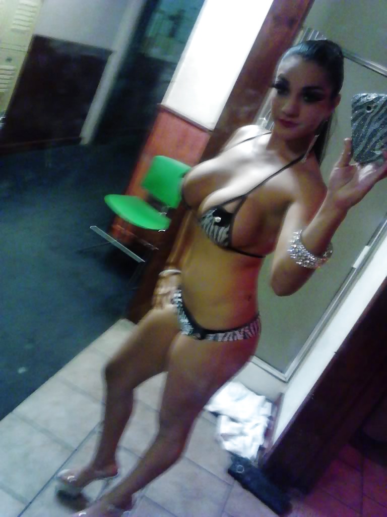 Chichona mostrandonos panocha y todo
 #29117923