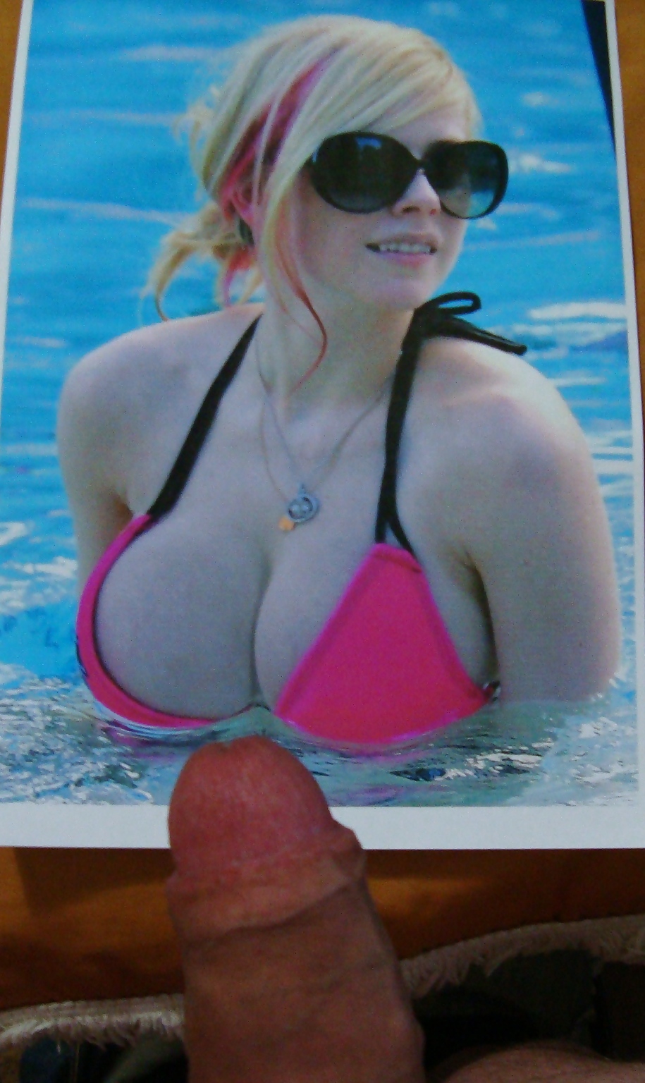Avril cums #37132346