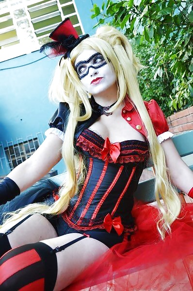 Sexy Harley Quinn Cosplay #27687555