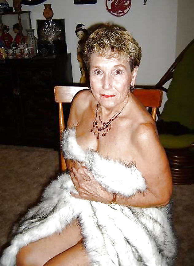 Oma Margie (Alter 75) Von Kalifornien, USA #39337728