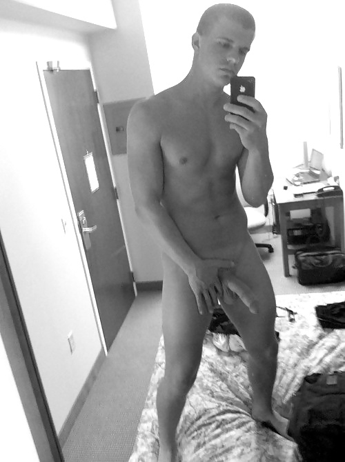 私の頭の中にはセクシーな男たちがいます...。
 #26057836