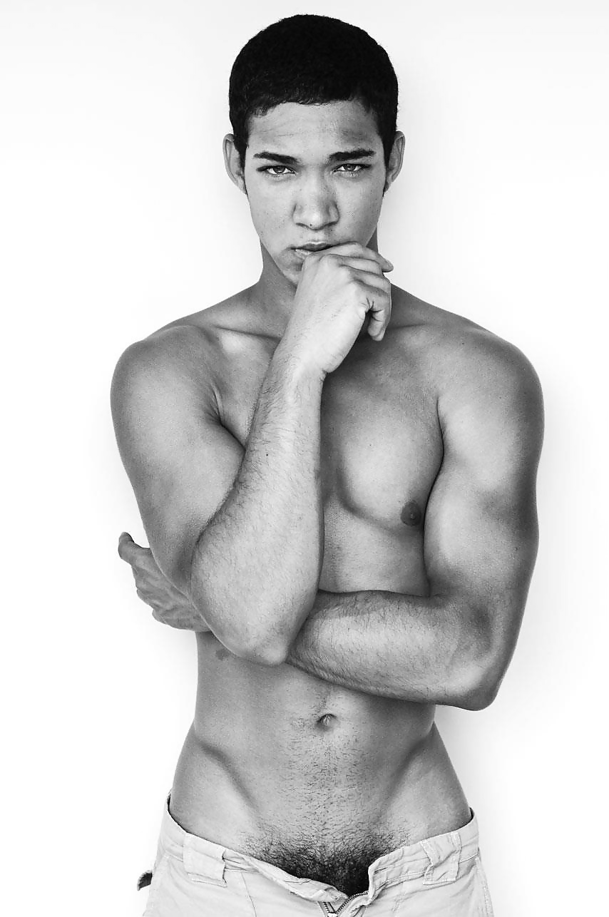 私の頭の中にはセクシーな男たちがいます...。
 #26057921