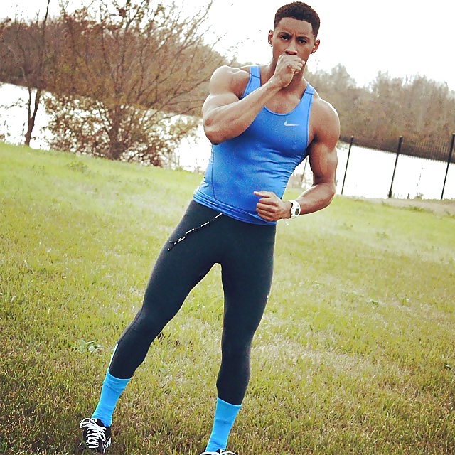 私の頭の中にはセクシーな男たちがいます...。
 #26057979