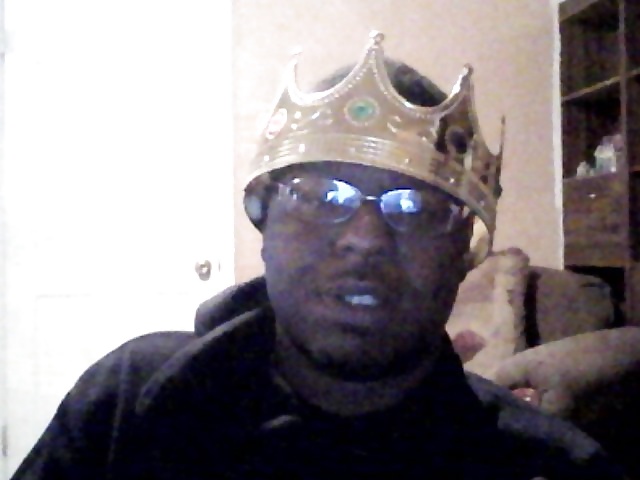 Shadowy king with crown on!