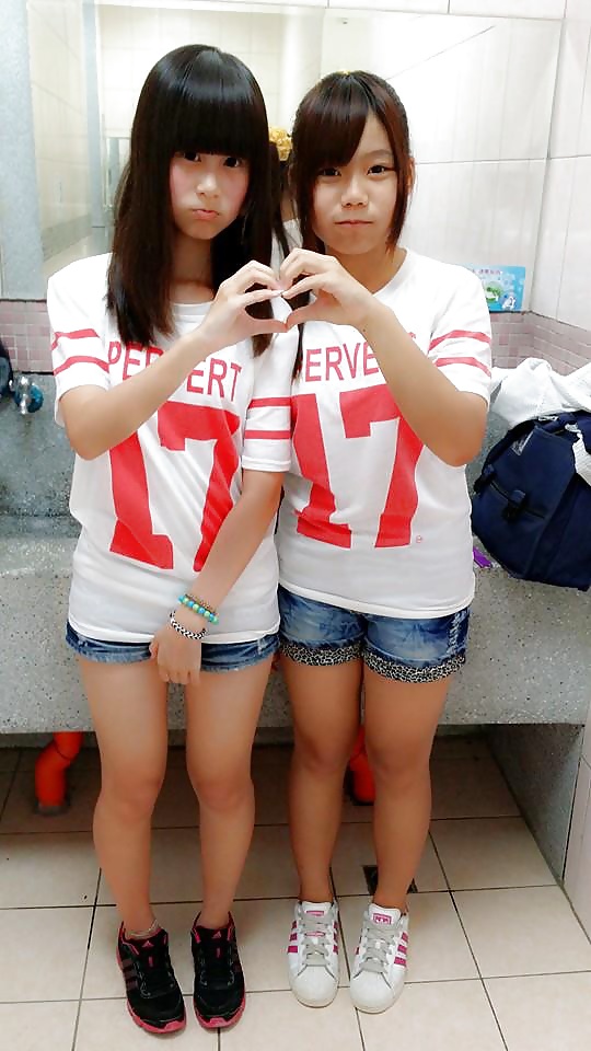 Taiwán corte chica 2
 #31968163