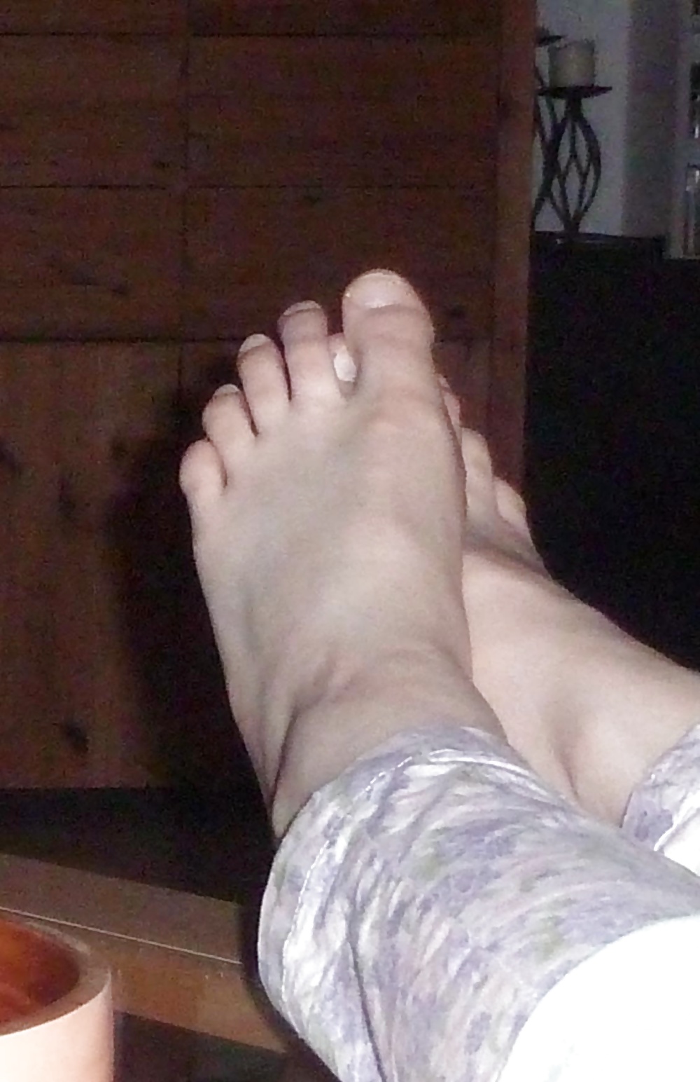 Hermosos pies de la mujer malvada
 #27761826