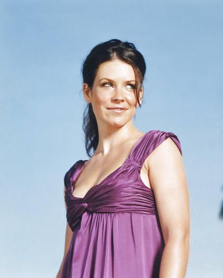 Evangeline Lilly HOT 'n' SEXY in viollet #35729002