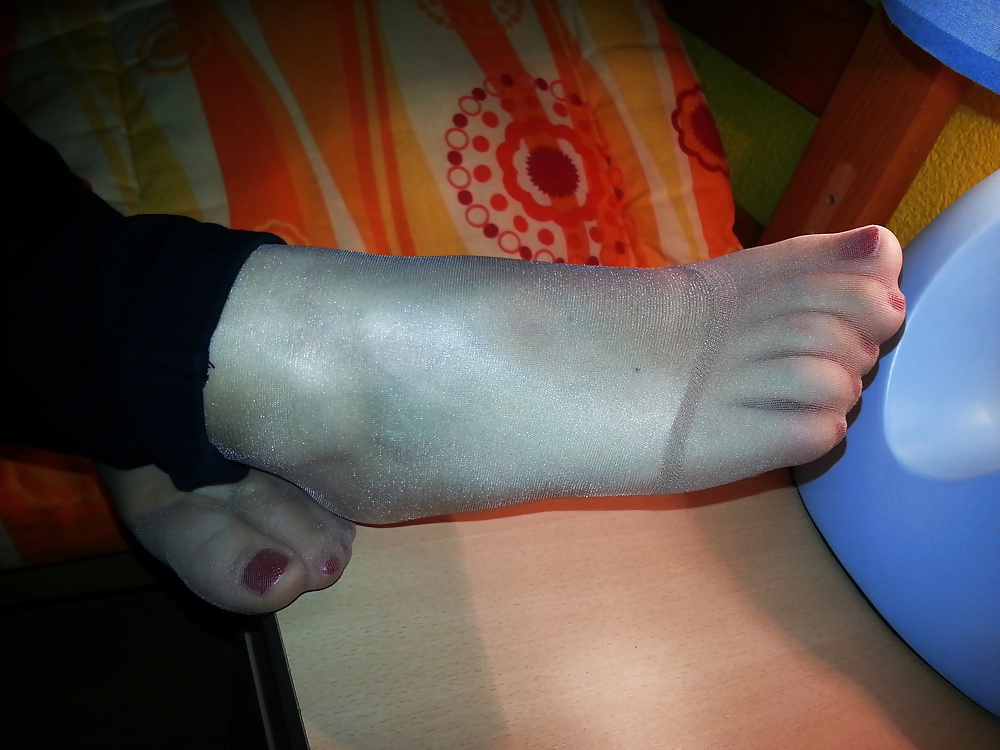 Nyloned Feet Of My Girlfriend.. #37184241