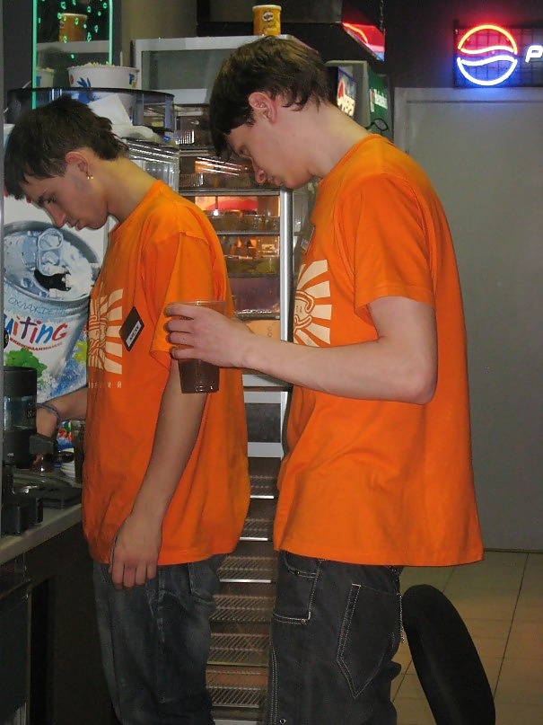 Simplemente i
 #35440688