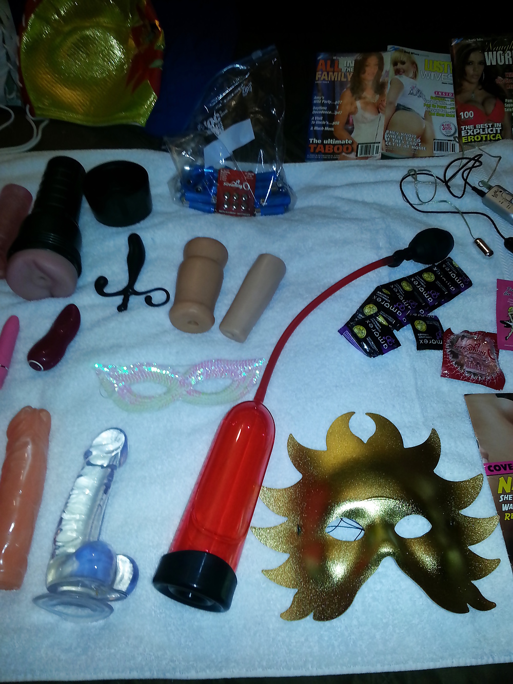 Nuestra colección de juguetes sexuales
 #37020195