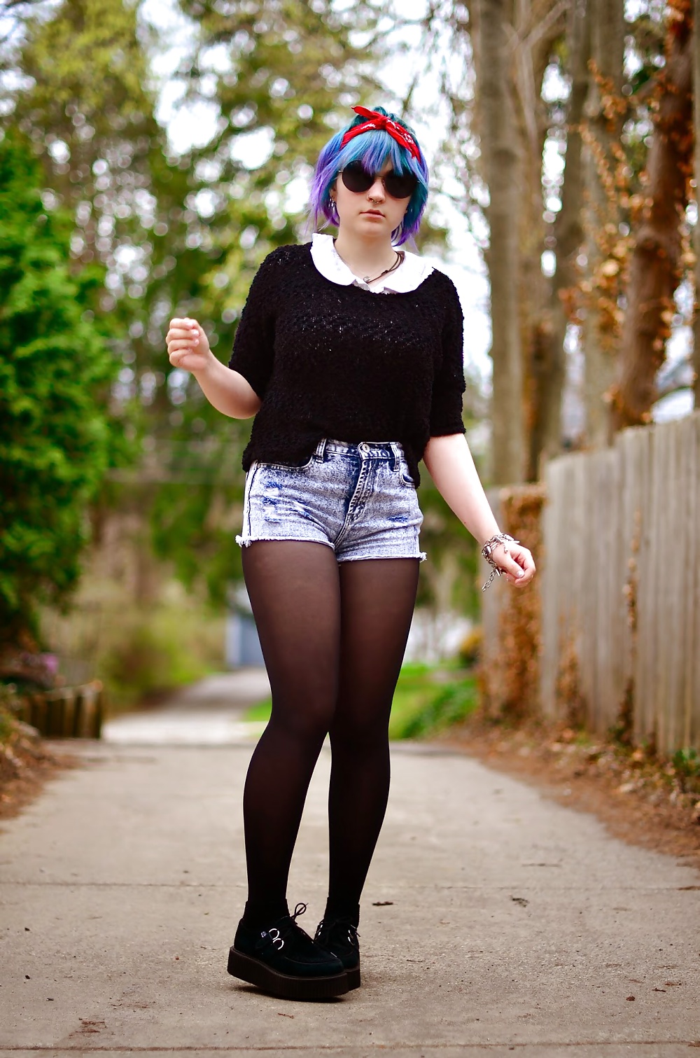 キュートなパンクロッカー
 #27682839