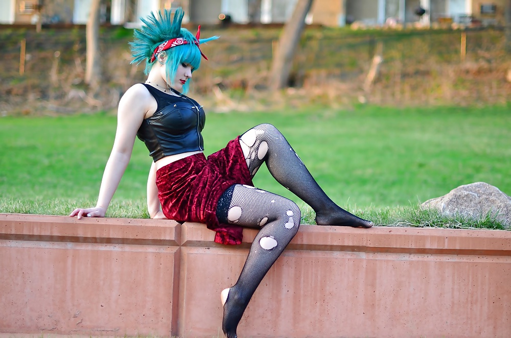 キュートなパンクロッカー
 #27682880