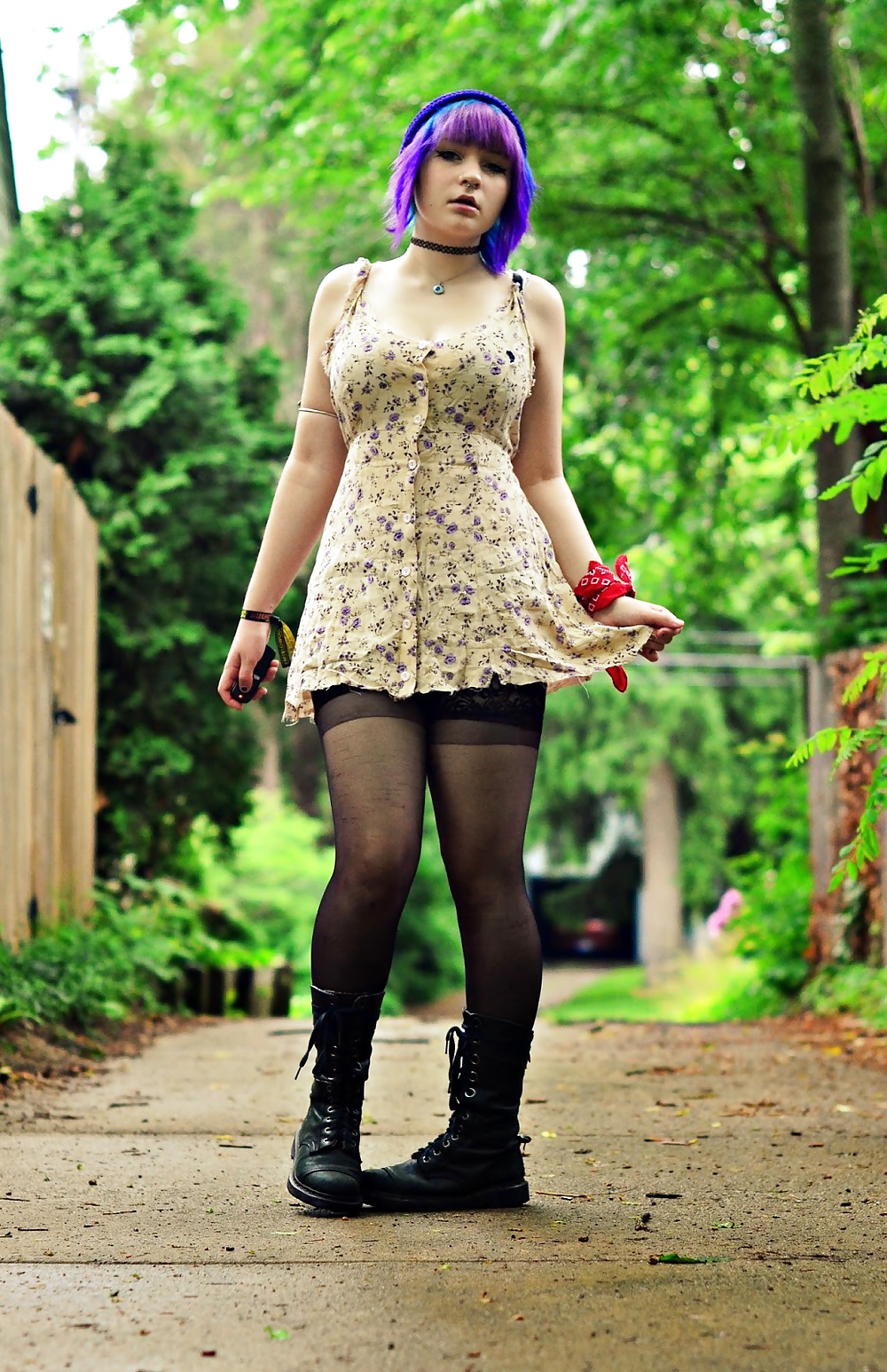 キュートなパンクロッカー
 #27683038