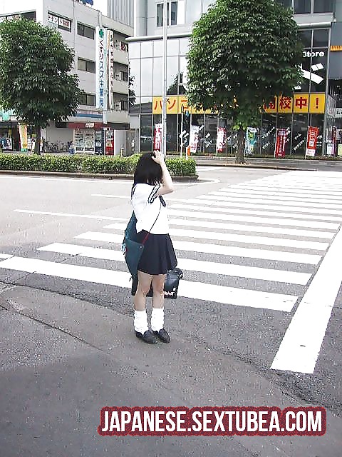 Japonés chica de la escuela asiática uniforme de la universidad
 #37151746