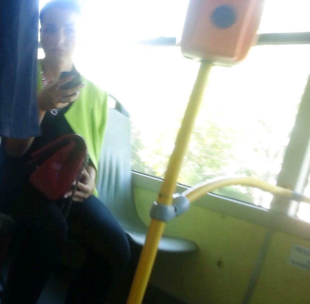 Ados Sexy Espion En Bus Et Tram Romanian #29784240