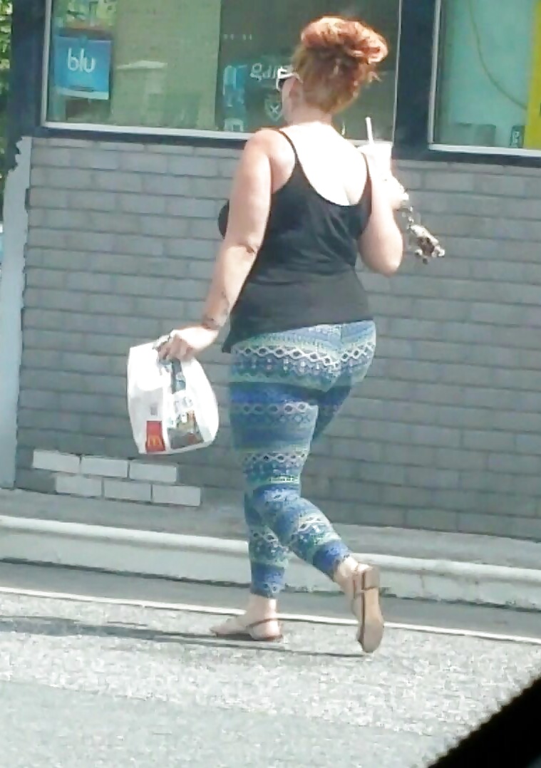 Candid big ass booty with tight leggings #29094933