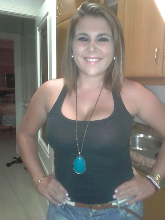 Rubia con dos razones
 #25898152