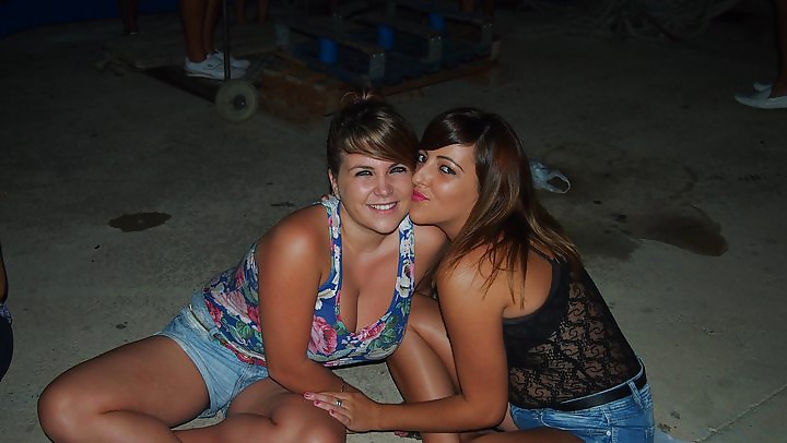 Rubia con dos razones
 #25898198