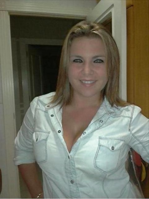 Rubia con dos razones
 #25898229
