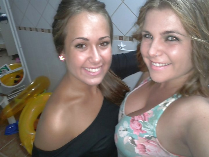 Rubia con dos razones
 #25898236