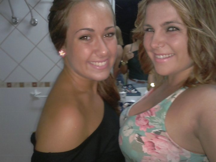 Rubia con dos razones
 #25898243