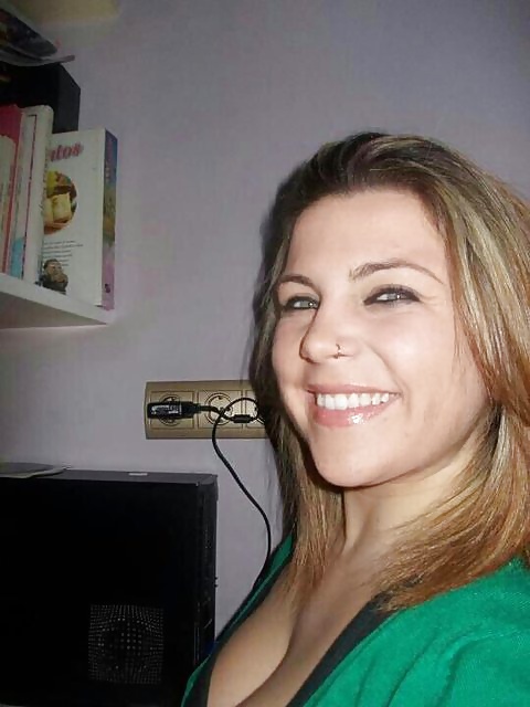 Rubia con dos razones
 #25898270