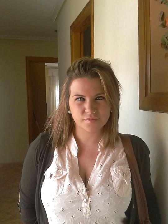 Rubia con dos razones
 #25898287