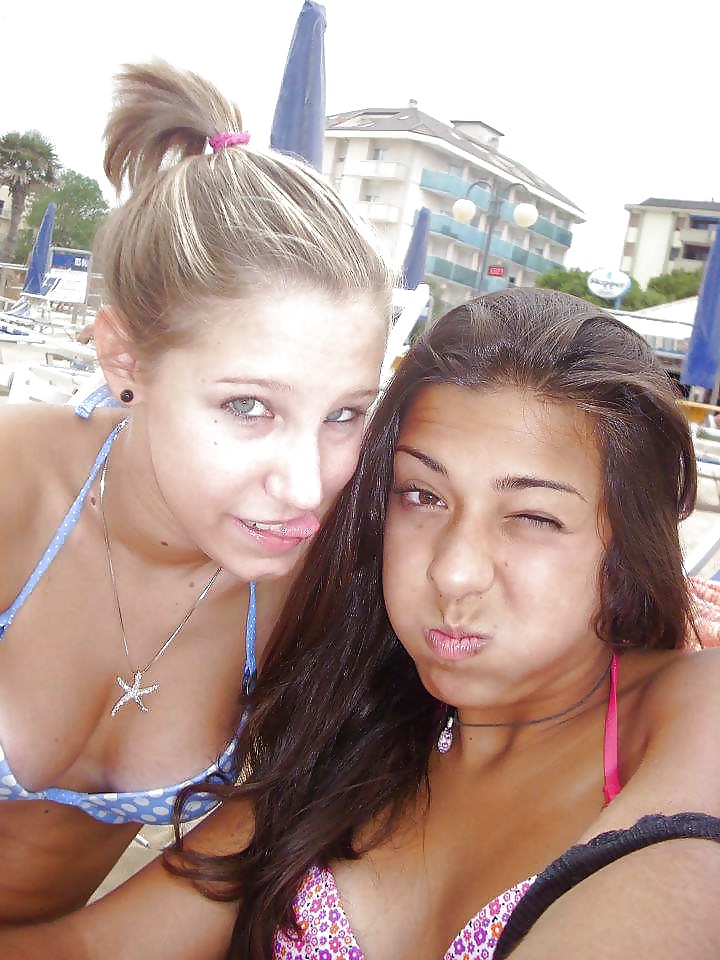 Huebsche girls 3
 #33144292