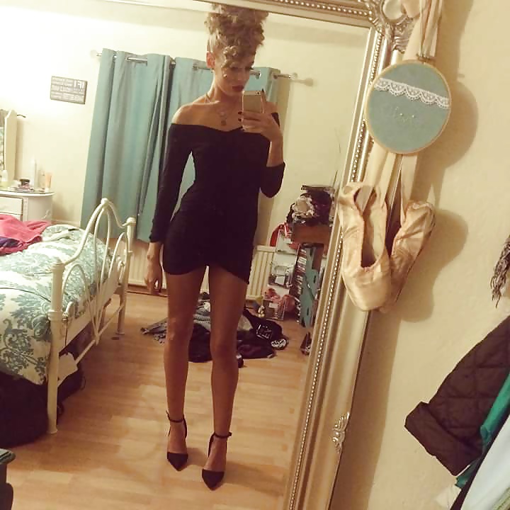 セクシーに着飾った11人
 #40694978