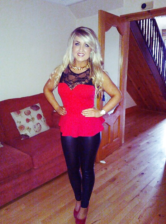 セクシーに着飾った11人
 #40695030