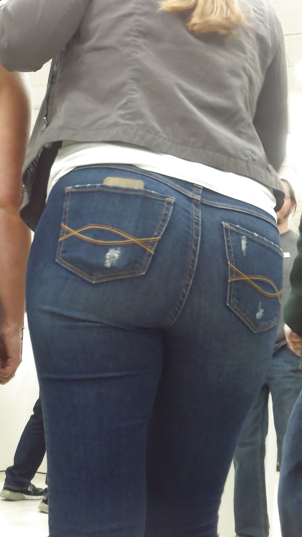 Ragazze giovani popolari culo & culo in jeans parte 3
 #25399632