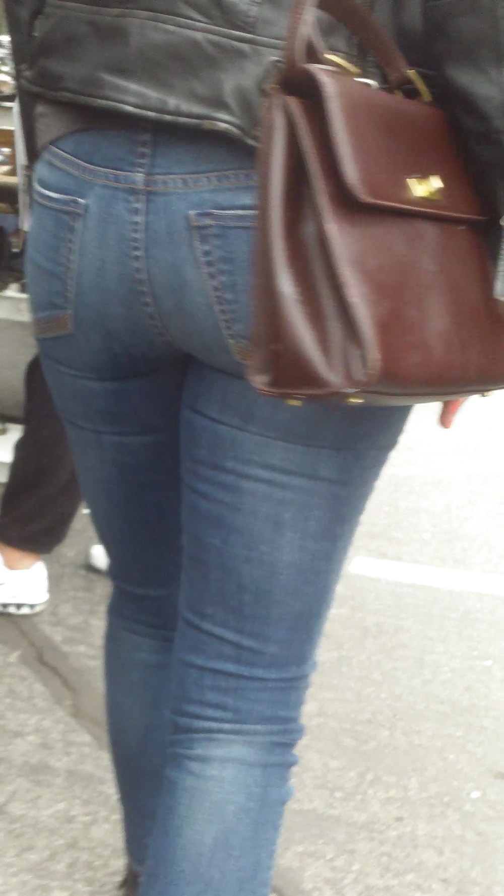Popular teen girls ass & butt in jeans part 3 #25402782