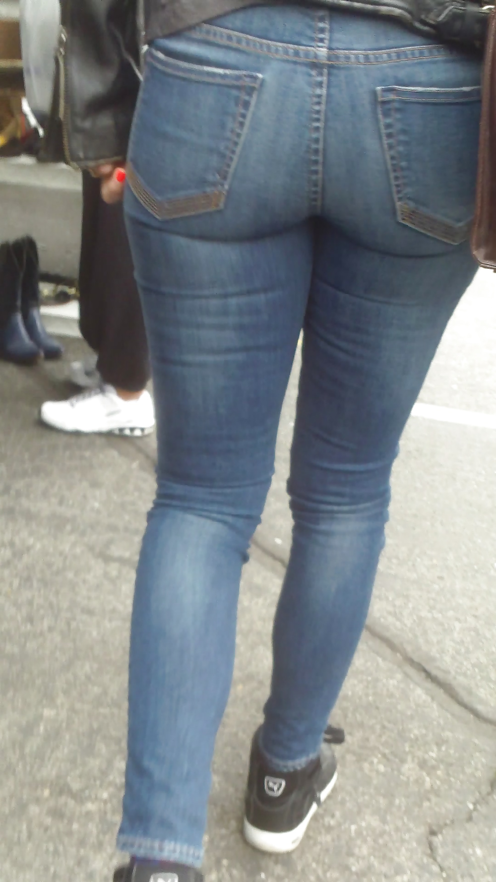 Popular teen girls ass & butt in jeans part 3 #25402792