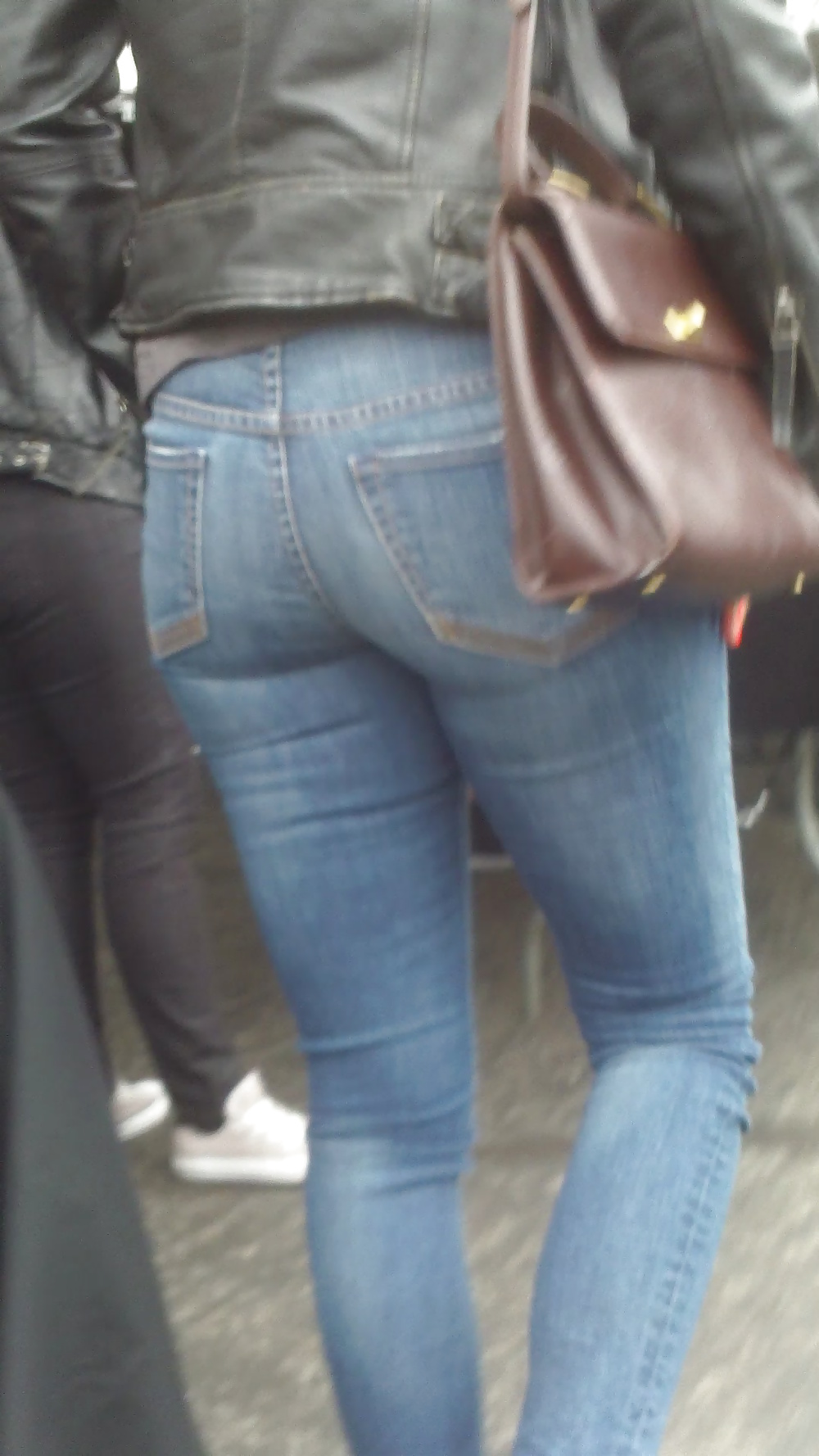 Popular teen girls ass & butt in jeans part 3 #25402818