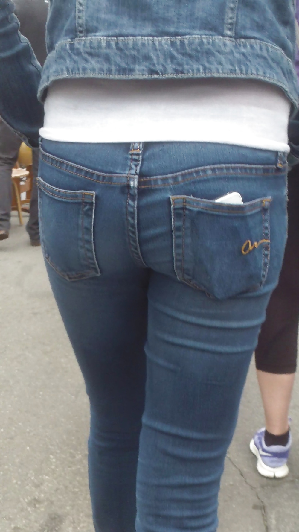 Populäre Jugendlich Mädchen Arsch & Hintern In Jeans Teil 3 #25403353