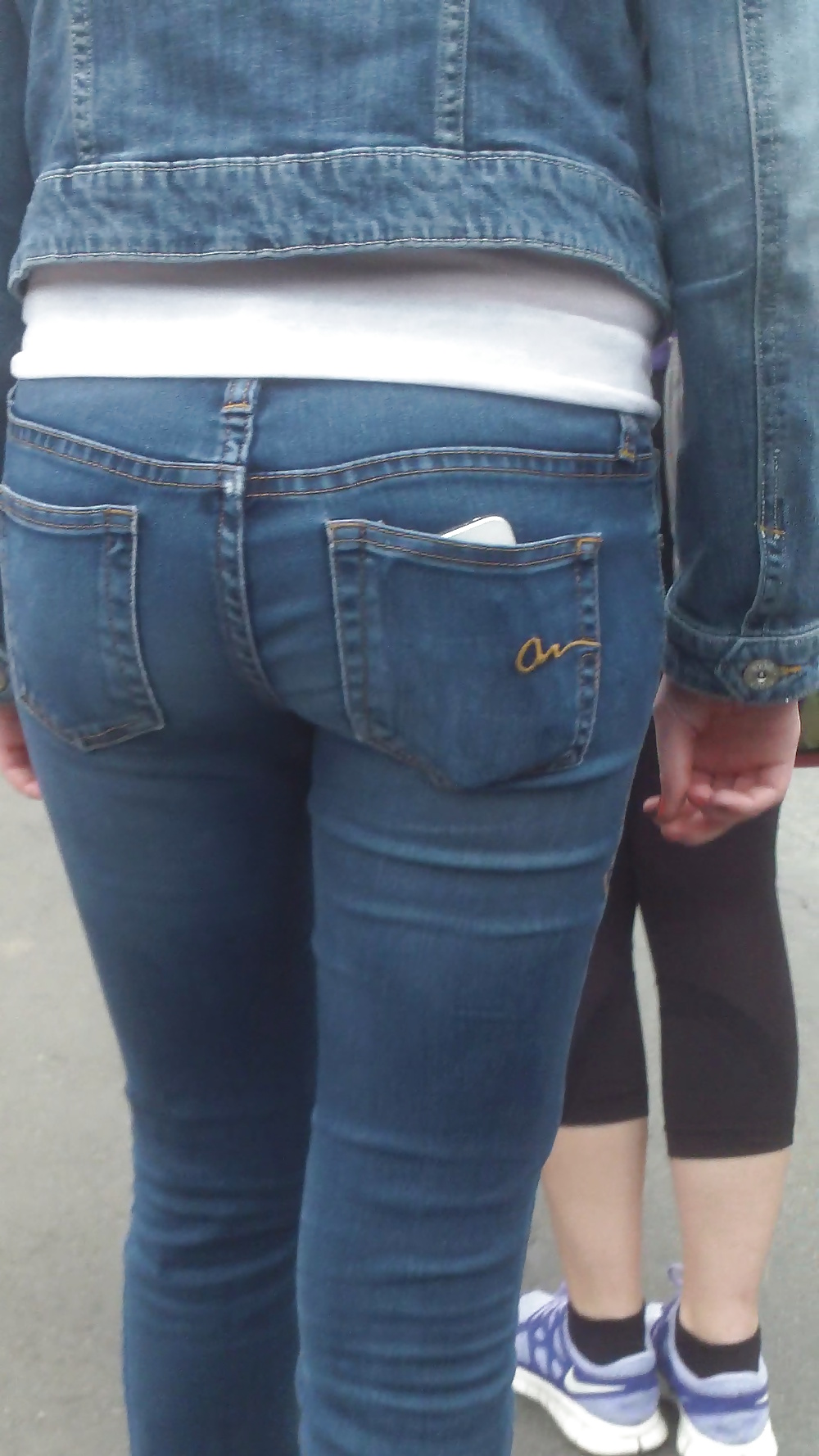 Populäre Jugendlich Mädchen Arsch & Hintern In Jeans Teil 3 #25403388