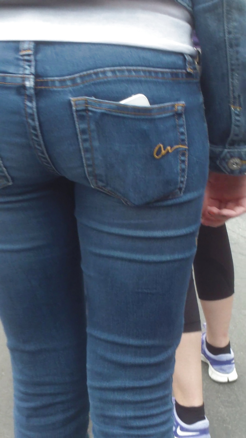 Populäre Jugendlich Mädchen Arsch & Hintern In Jeans Teil 3 #25403396