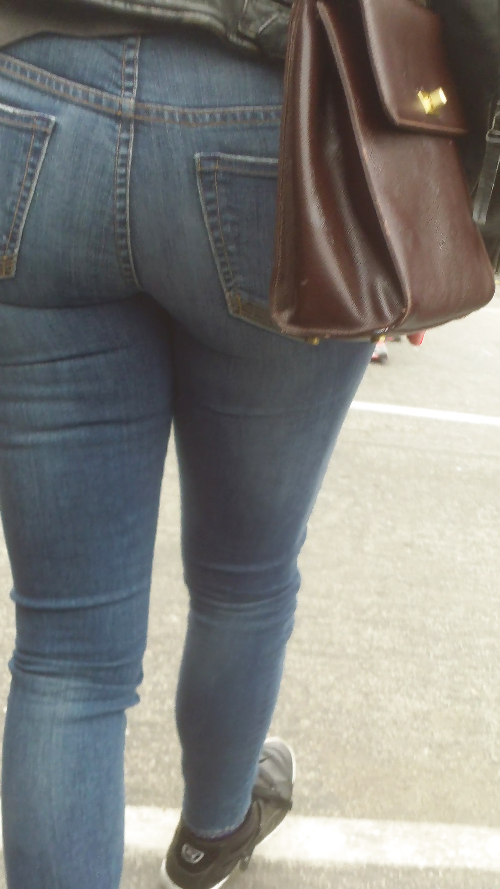 Popular teen girls ass & butt in jeans part 3 #25403954