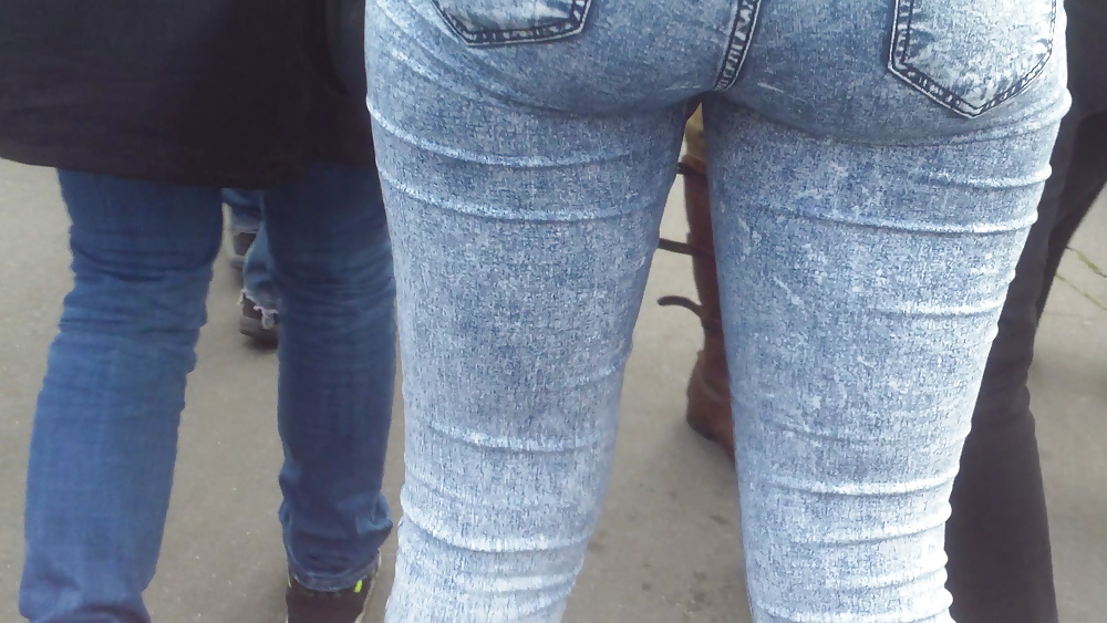 Populäre Jugendlich Mädchen Arsch & Hintern In Jeans Teil 3 #25404243