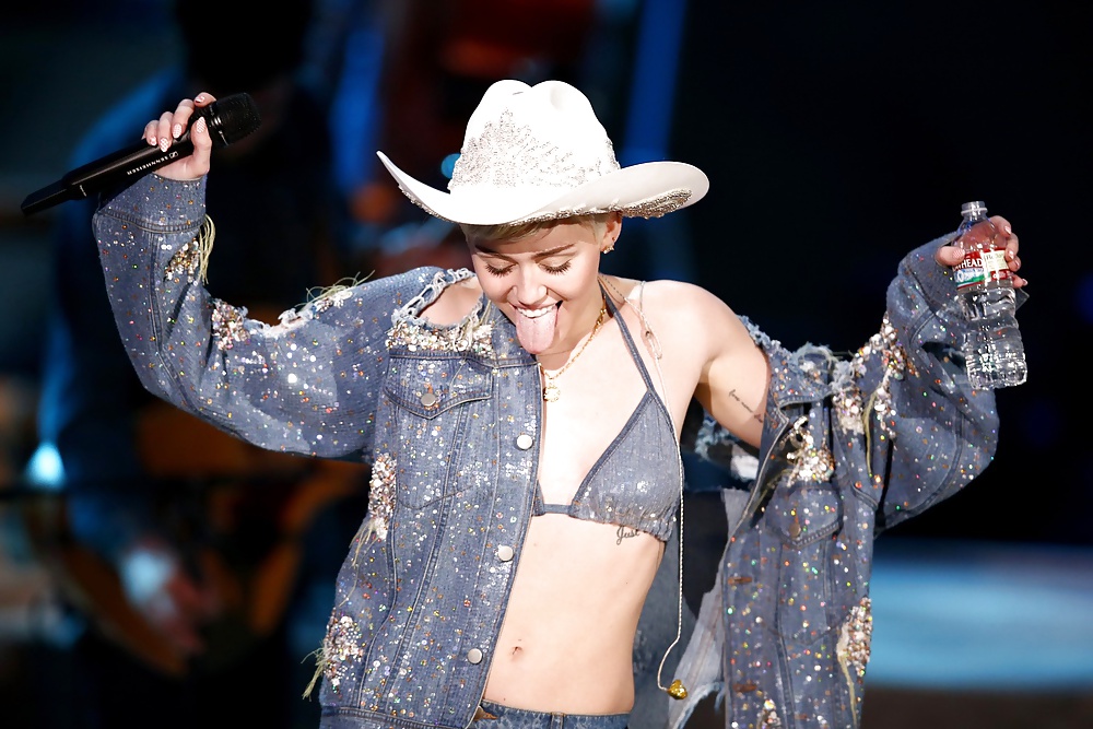 Miley Cyrus (3) #24364734