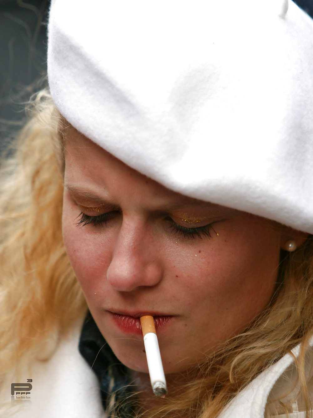 Hembras fumadoras
 #25785865