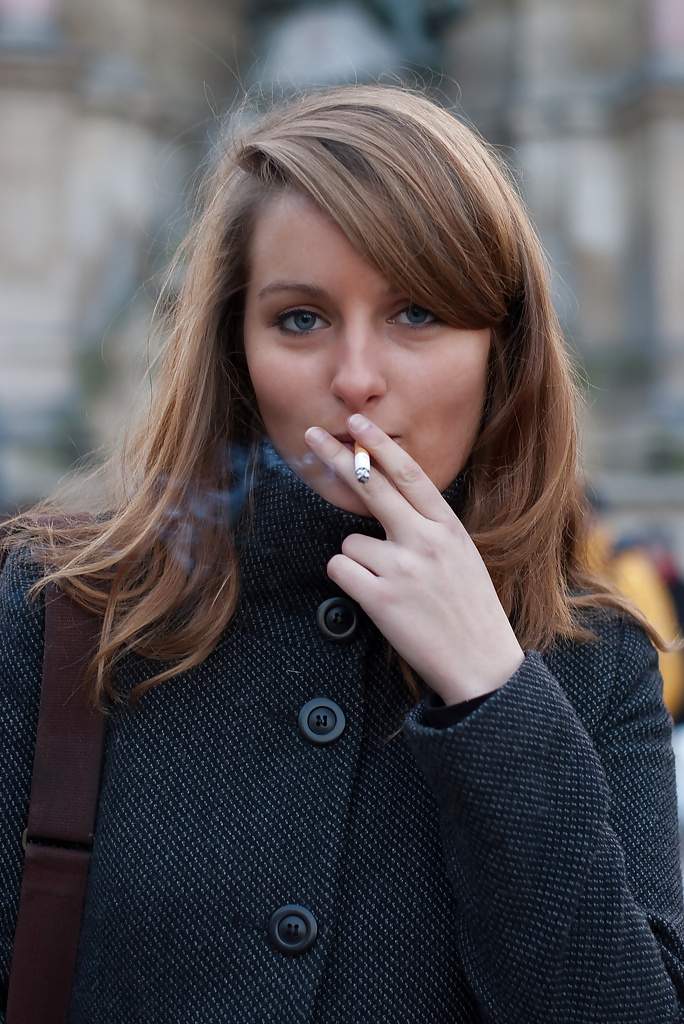 Hembras fumadoras
 #25785953